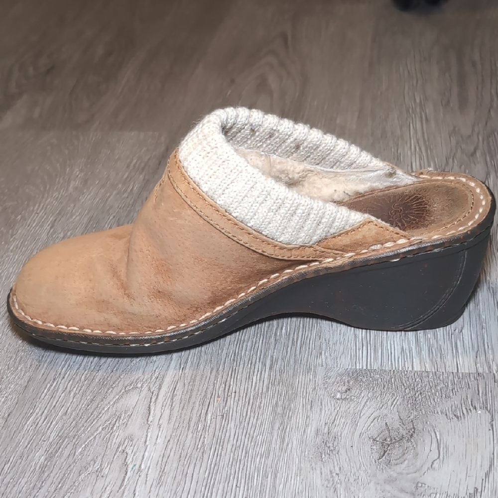 UGG Clogs Gael Women's Brown Suede Sheepskin Wedge Mules S/N 1934 Size 7 - Picture 5 of 7